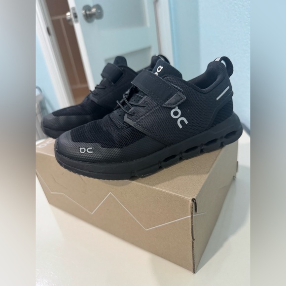 On Running Kids Black Sneakers - Picture 3 of 7